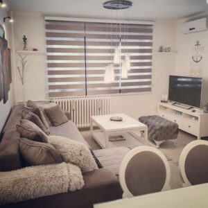 Dnevna soba u taupe nijansama